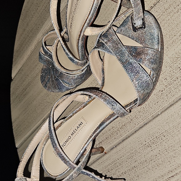 Shoes - Picture 4 of 8